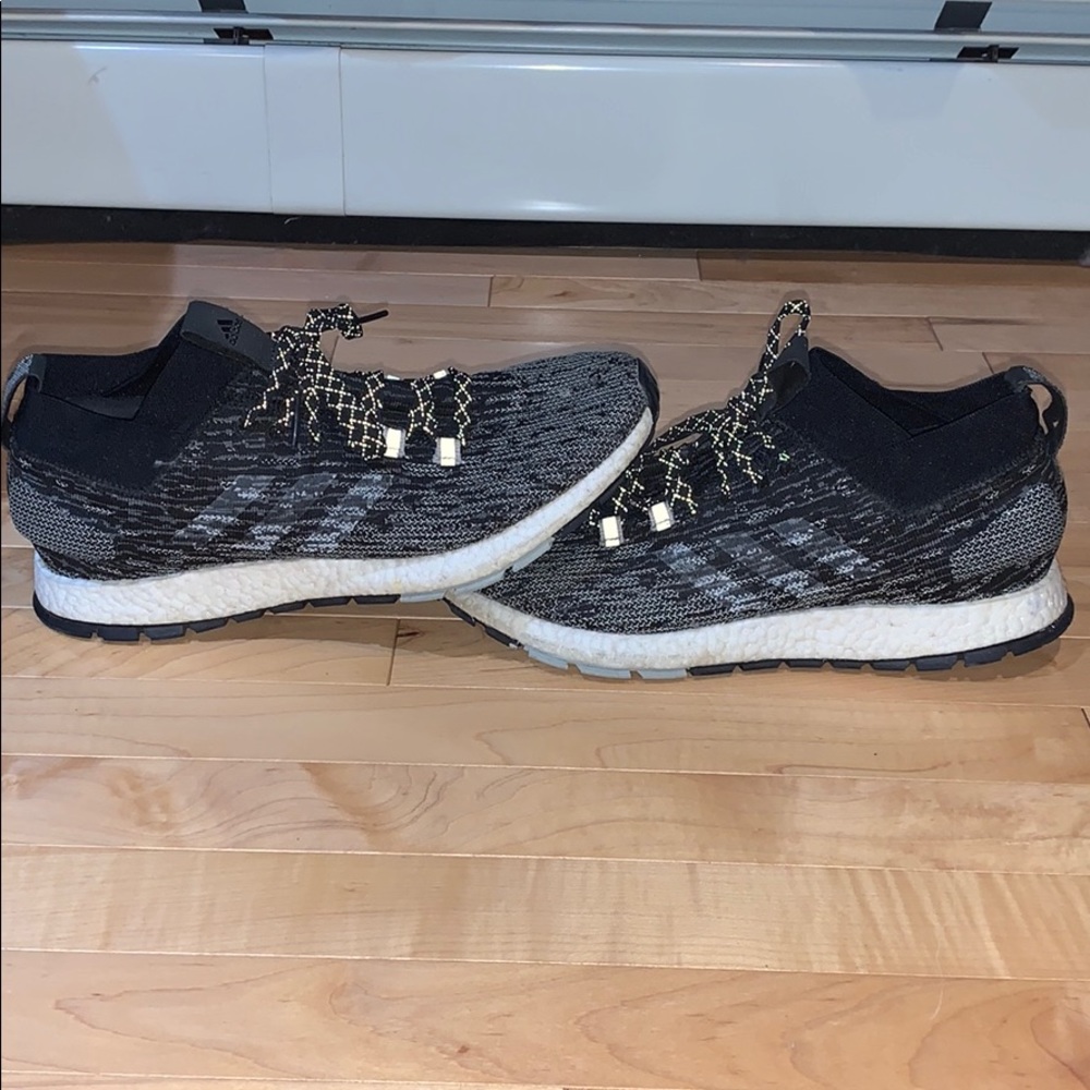 Adidas Boost Shoes Size 11 Black and White